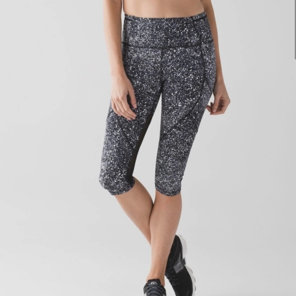 Lululemon Athletica Black and White Patterned Capri Leggings